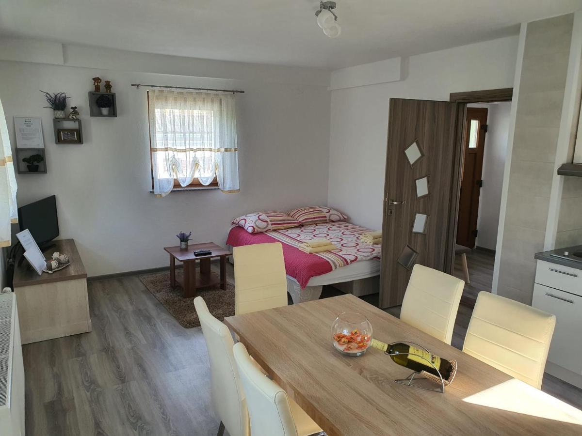 Apartments Sertic 4 Stars Полянак Екстериор снимка