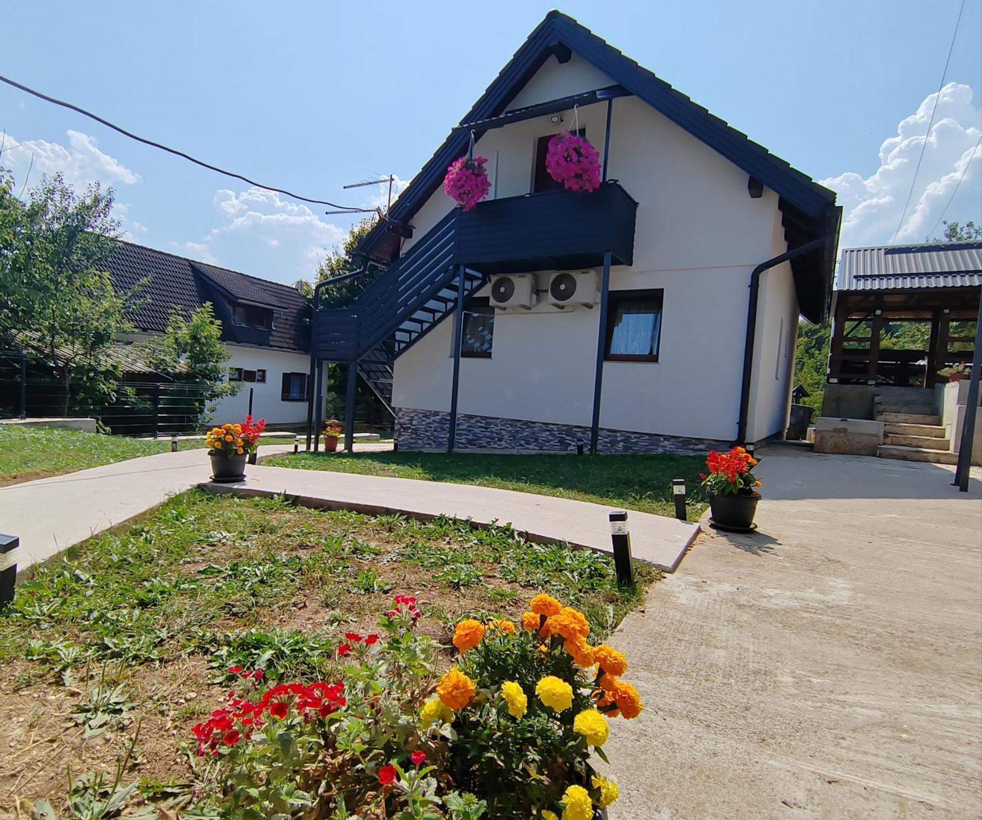 Apartments Sertic 4 Stars Полянак Екстериор снимка